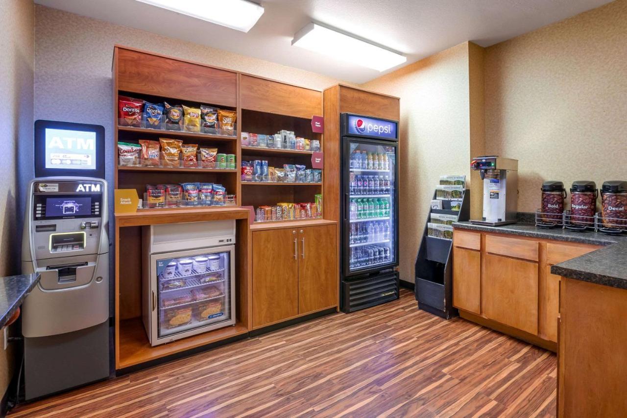 伯灵顿舒适套房酒店 外观 照片