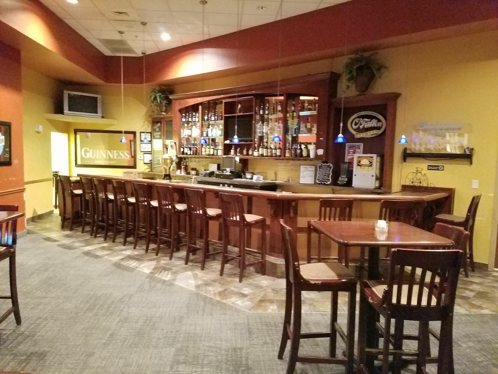 伯灵顿舒适套房酒店 外观 照片